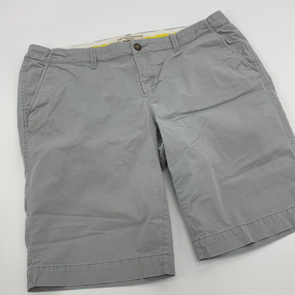 Old Navy Perfect Bermudas. Sz. 16 Tall